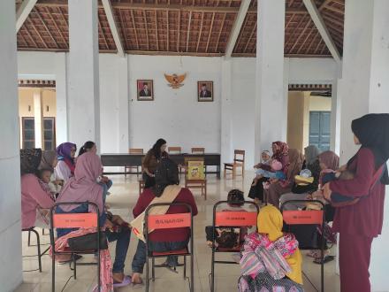 Pertemuan kelas ibu balita Desa Banaran 